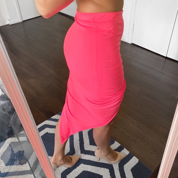 💗 SHAREEN NEON PINK ASYMMETRICAL MINI SKIRT! - Picture 3 of 15